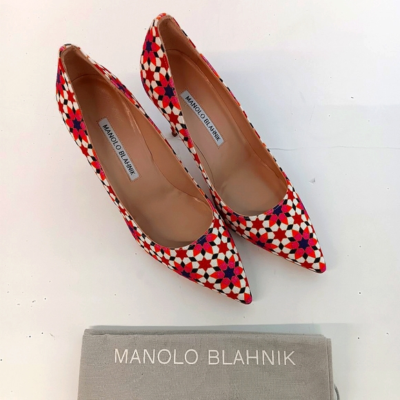 Manolo Blahnik Women's Pointed BB Linen Stiletto Pumps - EU37/US7 - Picture 2 of 12